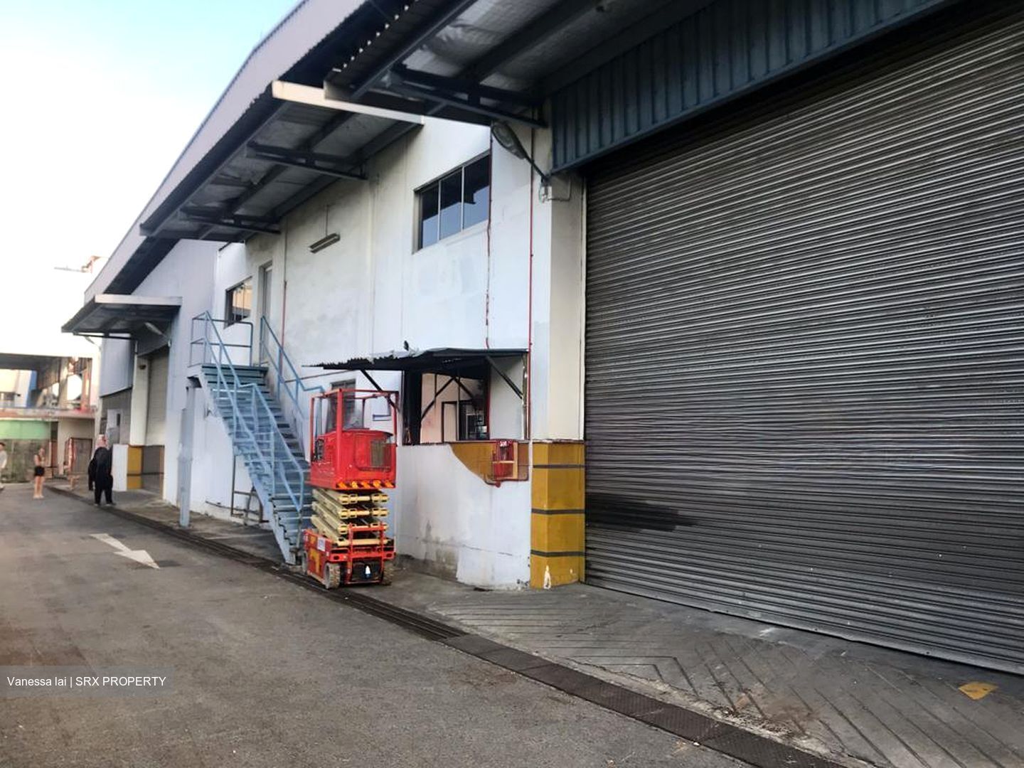 8 @ Tradehub 21 (D22), Warehouse #575450941
